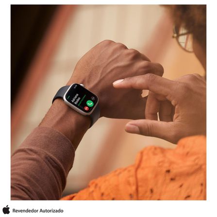 Apple Watch Series 8 (GPS + Cellular 45 mm) Caixa de Aço Inoxidável Prateada, Pulseira Estilo Milanês Prateada