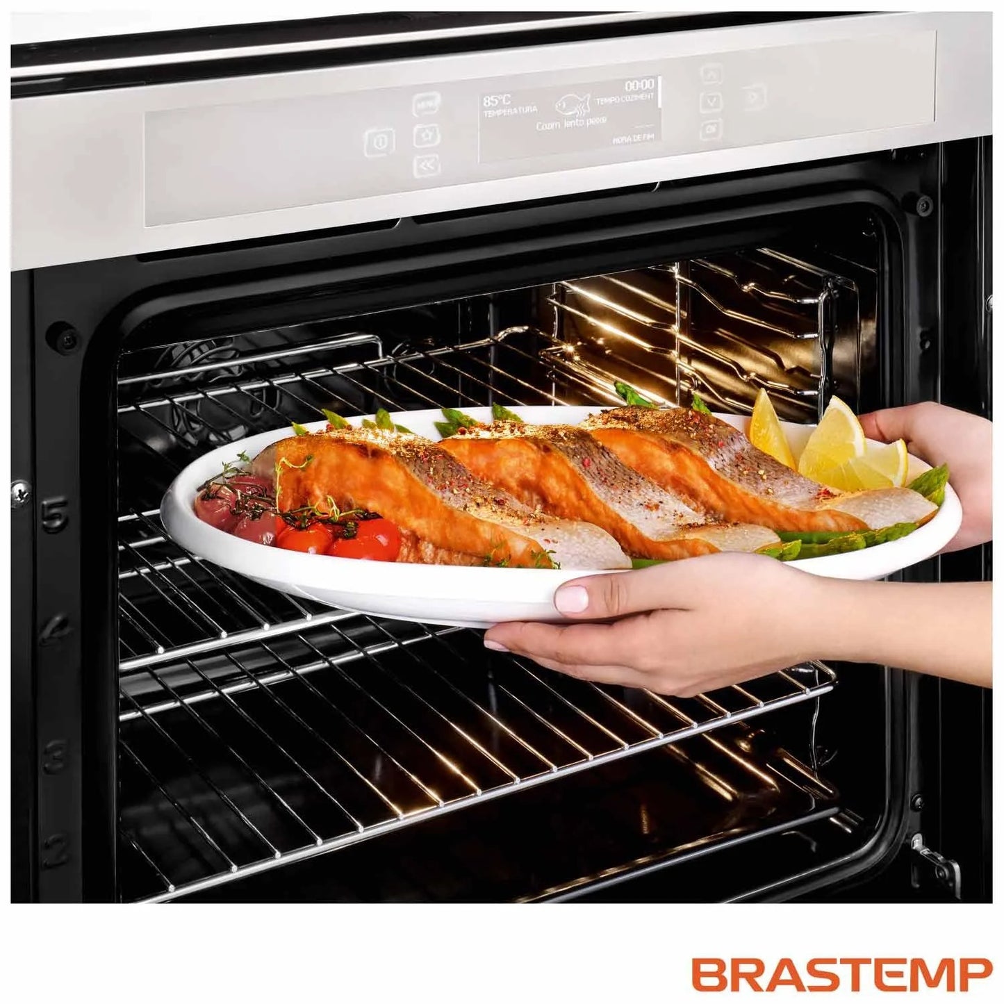 Forno de Embutir Elétrico Brastemp 67 Litros Inox com Função Ar Forçado e Painel Touch - BO260AR