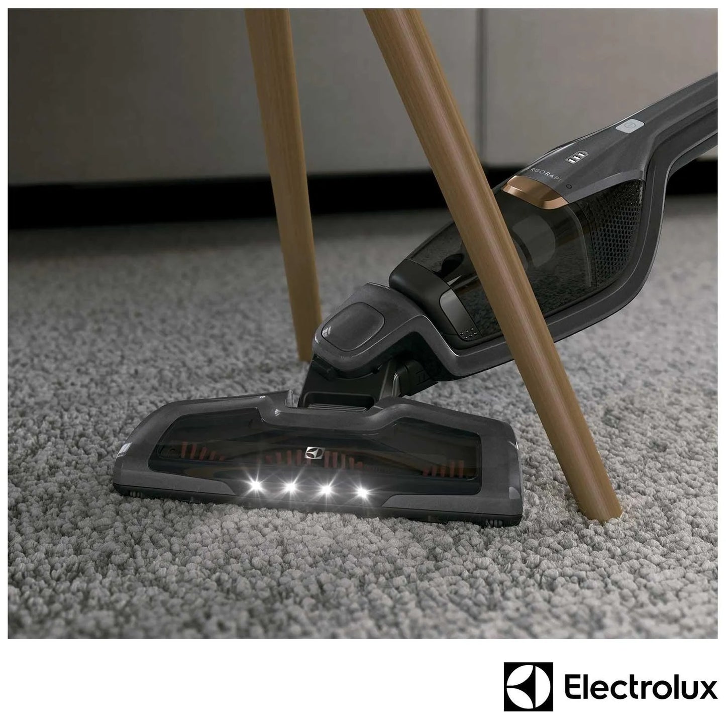 Aspirador de Pó Vertical 2 em 1 Electrolux Ergorapido Capacidade de 0,4 Litros Filtro - ERG24C