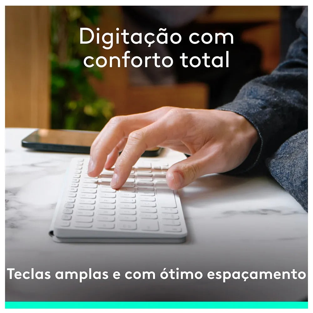 Teclado sem Fio Portátil Logitech Keys-To-Go 2 para Tablets, iPad, com Capa Integrada e Conexão Bluetooth - Cinza Claro