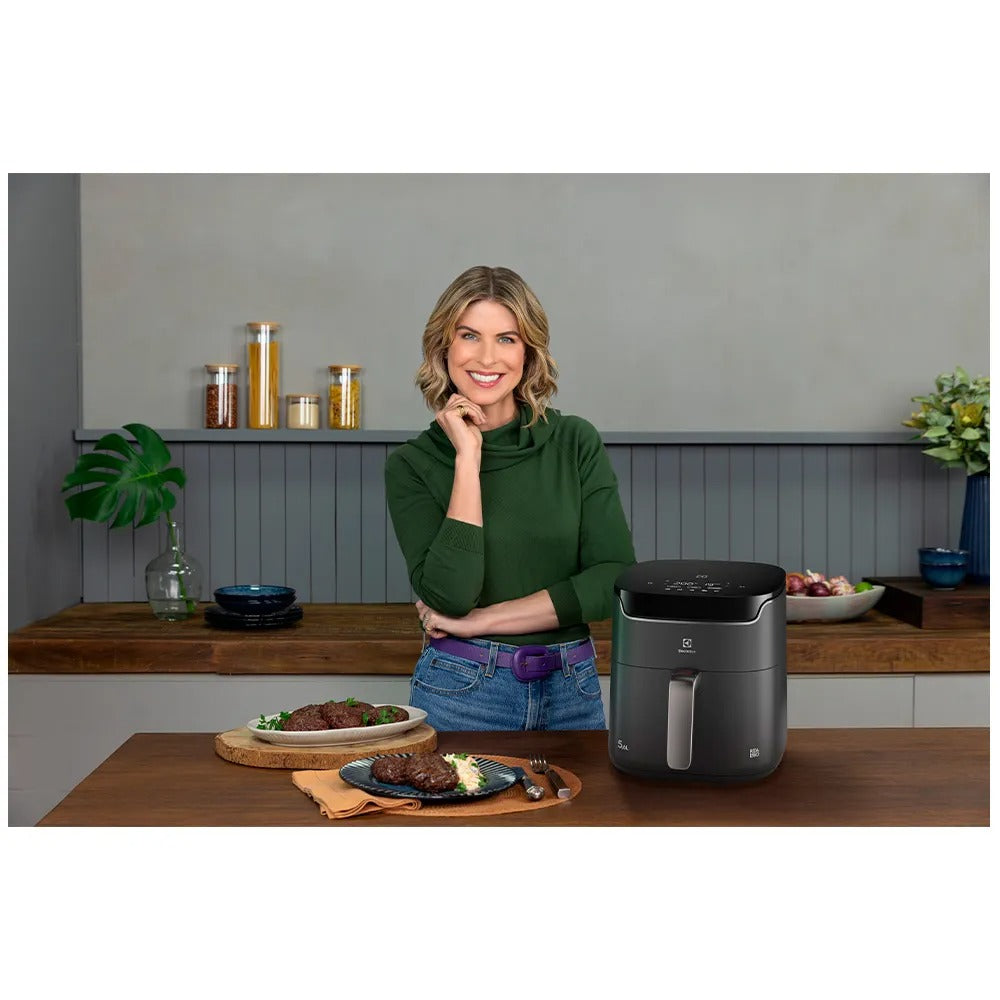 Air Fryer Electrolux por Rita Lobo 5,6L Digital Cinza Experience Economia de Energia 1400W (EAF45)