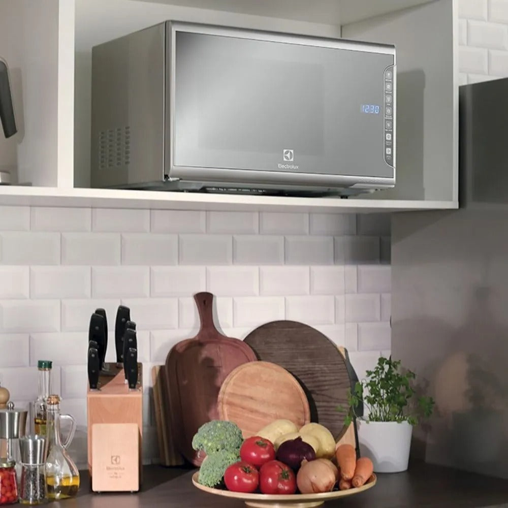 Micro-Ondas Electrolux Prata com Painel Integrado 31L (MI41S)